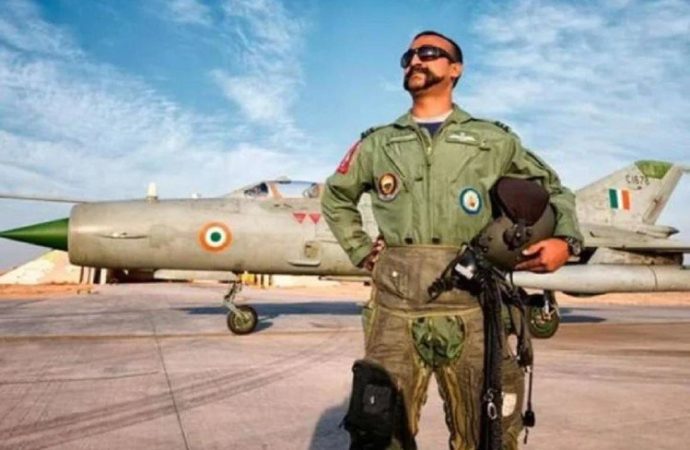 Indian Defence Minister Nirmala Sitharaman Meets Wing Commander Abhinandan Varthaman Post-Release