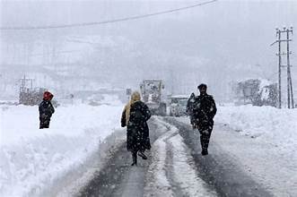 Jammu and Kashmir Weather Update: Cold Temperatures and High Winds